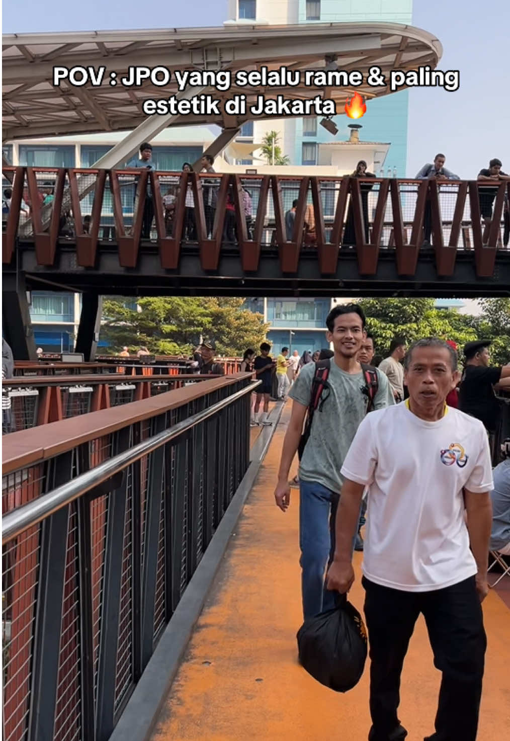 Selain JPO pinisi, spot2 gedung cakep buat foto,Astha Distric 8,sky walk,JPO dukuh atas,Halte Bundaran HI,halte Tosari,Skydeck Sarinah..👍👍 👍 #fyp #jakarta #storyjakarta #jpopinisijakarta 