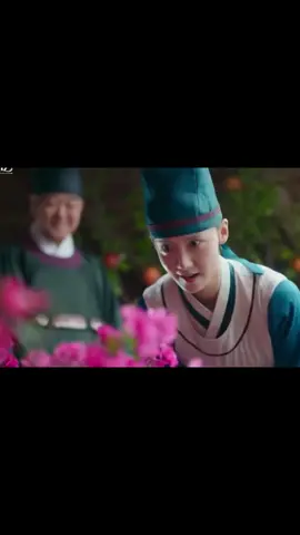 Mua vui cho em bằng cả rừng hoa và tìm được giỏ xách cho em🤭💓#BonAppetitYourMajesty #Leechaemin #Yoona #foryoupage #ngutrucuabaochua 