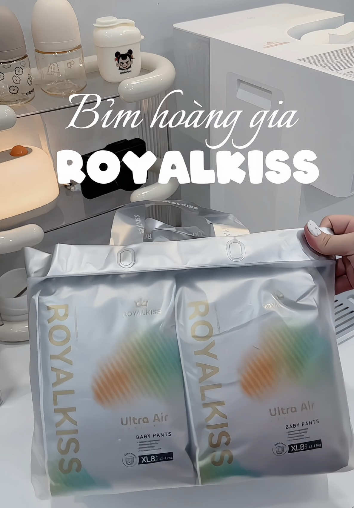 Test bỉm hoàng gia cho embe 😂 Tên nghe quý’s tộc’s ha 🤭#mebimhiendai #bimhoanggia #royalkiss #reviewbimsua #embedangyeu 