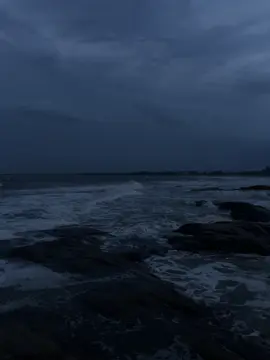 nhưng anh vẫn chờ đợi..