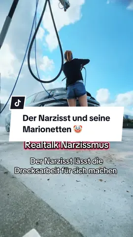 Sein Trick? Andere schuften lassen und selbst glänzen ✨ 👑 Bist du auch schon mal unbewusst in die Rolle der Marionette gerutscht? Schreib es in die Kommentare 😵‍💫✍️ #redflag #narzisst #beziehung #toxischebeziehung #manipulation 