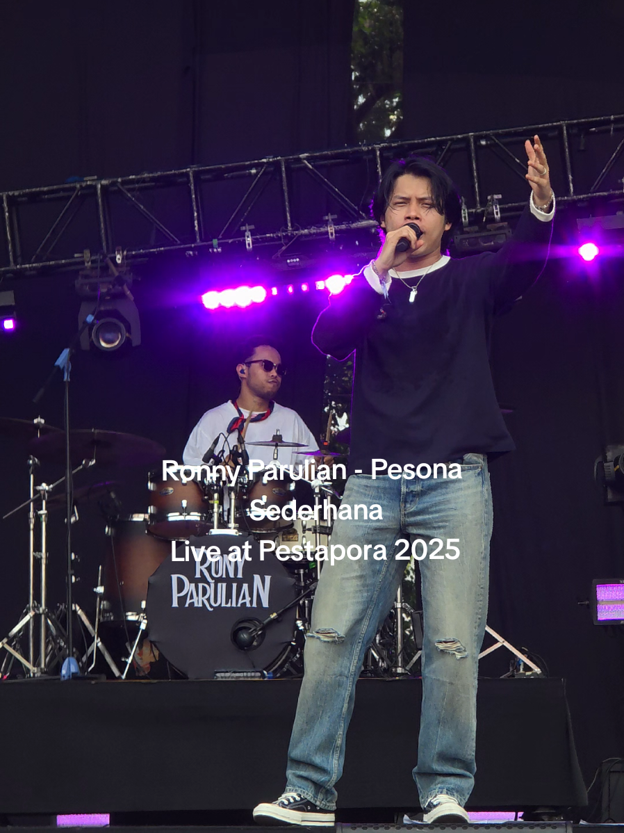 Replying to @alwaysrony9 Ronny Parulian - Pesona Sederhana Live at Pestapora 2025 📱 : Samsung Galaxy S25 Ultra #ronnyparulian #wer1 #wer1fam #pestapora @Pesta pora @ronyparullian__ @WeR1 Official Fanbase 