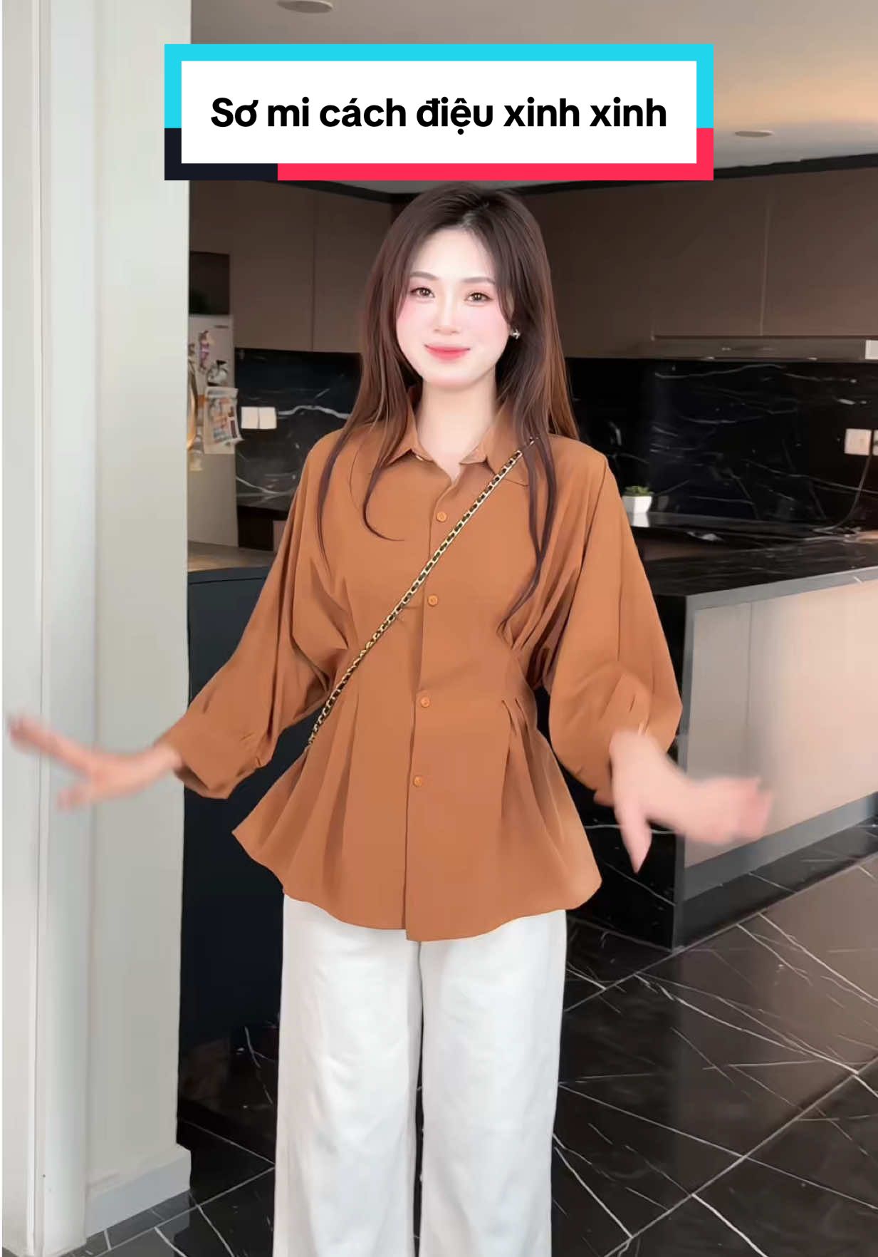 Sơ mi cách điệu xinh xinh #kimanhtran #thoitrang #changthoitrang #fashion #reviewlamdep 