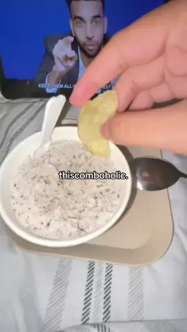 chips + Ice cream all the way! REPOST BTW* #icecream #combo #chips #happy 