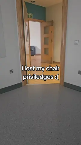 help me #psych #psychwards #mh #chair #abcxyz 