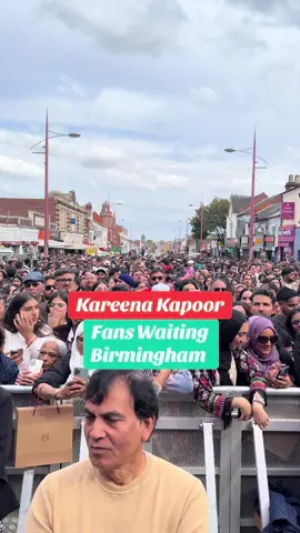 Fans waiting for Kareena Kapoor