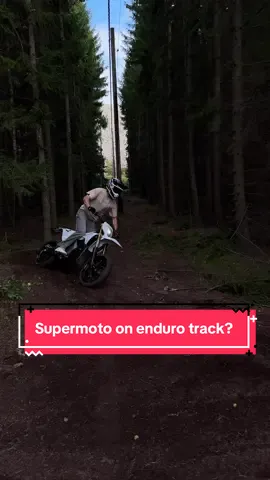@Stark Future Sucks when the guy on supermotos honks at you on the track.. #Stakvarg #Supermoto 