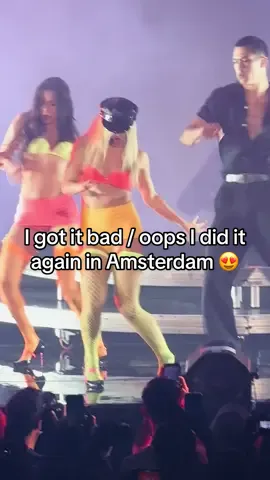 I got it bad ft oops I did it again is one of the greatest performances I have seen on a stage…a student borrowing from her master…hair, body, face, choreo tea. did you know I got it bad was originally written over the BOMT stems? I learned that last night and it makes a lot of sense … GODDISON RAE 🙏🏻 #addisonrae #addison #oopsididitagain #britneyspears 