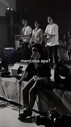 Ada yang masih nungguin dia sampe hari ini? #Halstage #menunggumu #L 
