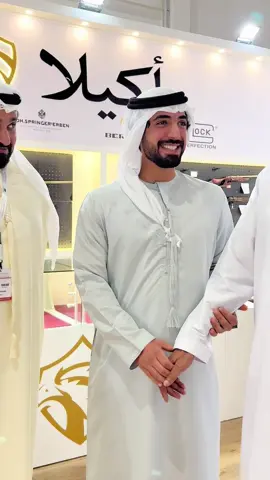 الشيخ زايد بن منصور بن طحنون آل نهيان  الشاعر مصبح بن علي الكعبي 