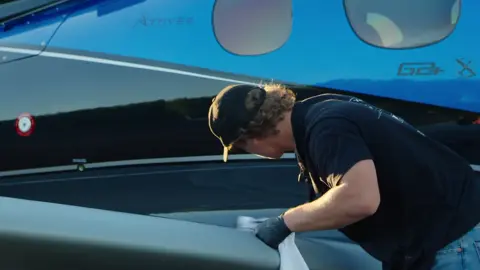 No days off 🛩️💯#detailing #aviation 