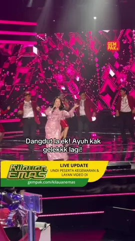 #GempakLive: cukup gelek tak ni? Pantang min dengar lagu dangdut ni! 😂😂 Undi Otai yang paling berkilau korang, Emas Berkilau Of The Week di www.gempak.com/kilauanemas Kilauan Emas 2025 🗓️ Setiap Sabtu ⏰9 Malam 📺 Astro Prima, Sooka dan Astro One #KilauanEmas #KilauanEmas2025 #OtaiLebihBerbisa #Astro