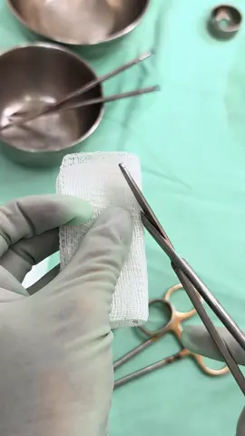 Senhor, abençoe meu trabalho e guia minhas mãos para que cada gesto seja feito com amor, cada passo com fé e cada conquista com gratidão. 🙏🤍 #instrumentadoracirurgica #instrumentacaocirurgica #cirurgia #amoraprofissão 