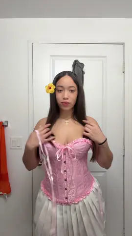 Style meets comfort all night long 💕🎃 @milaleestore #fyp #Corset #halloweencostume #CorsetTop #RenaissanceDress 
