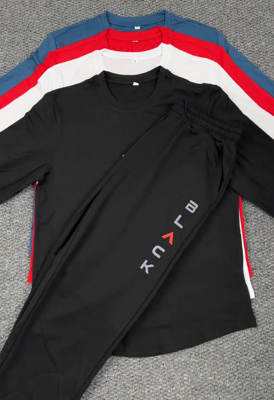 Limited time special >> grab this 2piece set now 🔥 #black #blackset #twopieceset #Pants #tee #tshirt #gym #longsleeve #tiktokshoplabordaysale #spotlightfinds