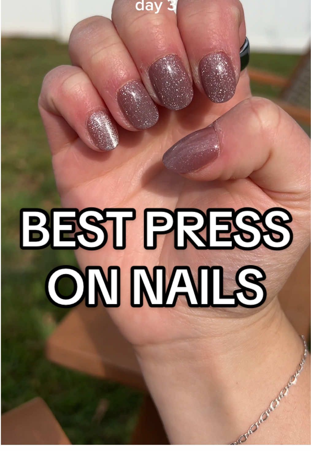 Completely SHOCKED by how long these press on nails lasted! Usually my press on nails only last a couple of days but these lasted FOREVER and no glue needed.  @Olive & June #oliveandjune #pressonnails #nailinspo #diynails 