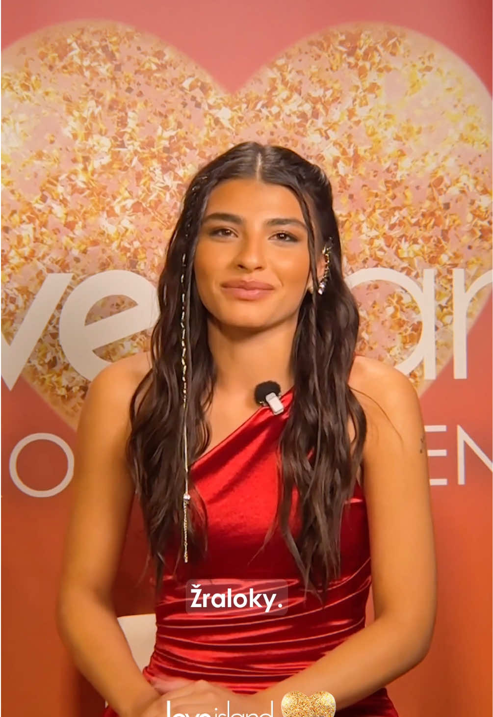 Shodl ses se s nějakým srdíčkem ohledně strachu z dětství? 👀🫶 Napiš nám do komentáře s kým! 🖋️⁣ ⁣ #loveislandcs #LoveIsland #oneplaycz #voyo 
