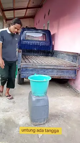 untung ada tangga #fypシ゚ #fypage #lucu_ngakak #comediahumor #funny 
