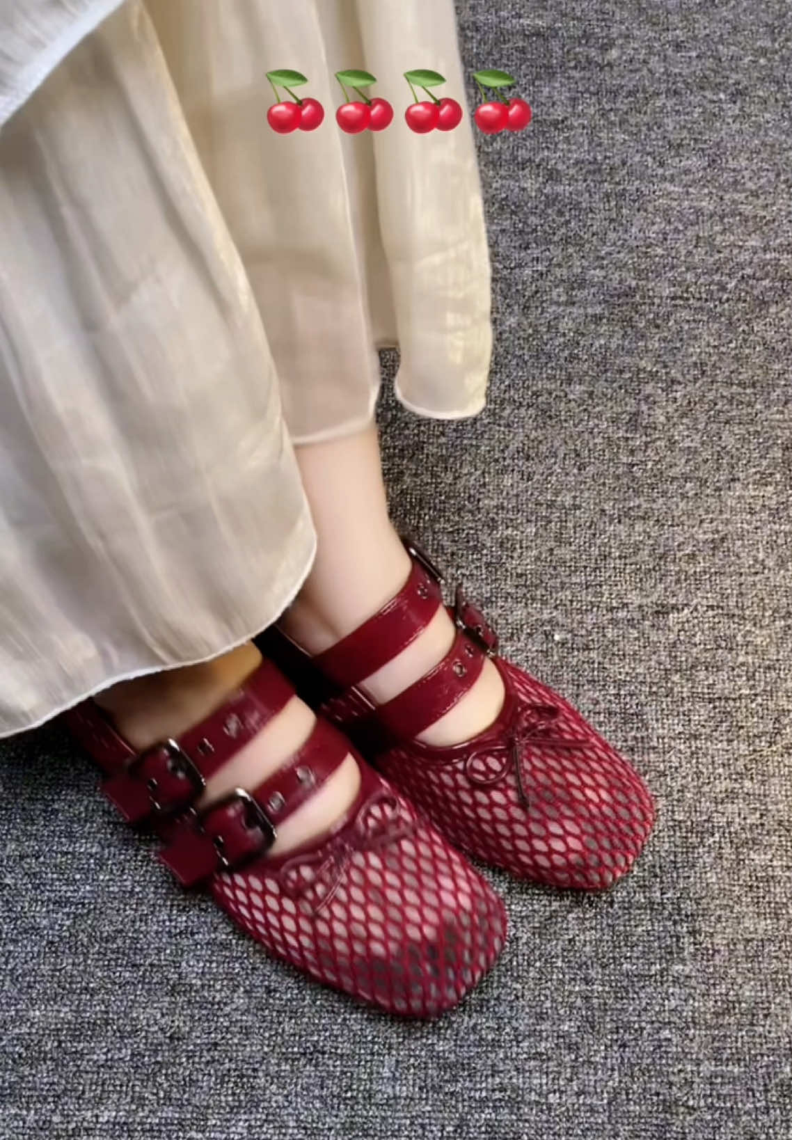 Cantiknyooooo 🤏🏻🤏🏻🤏🏻🍒🍒🍒❤️❤️❤️❤️ #heelswisuda #heelskondangan #sandalcantik #sandalwanita #sepatucewe #sepatucantik #sepatuwanita #sepatulucu #coquette #sepatucoquette #flatshoes #sepatujaring 