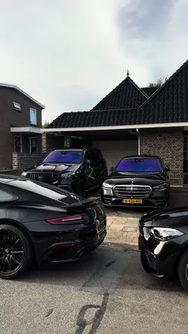 Welke kies jij ? #fy #mercedes #porche #fyp #foryoupage 