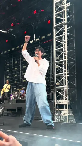 Sheila on B-Sides which I regularly listen to 🥹🩷🩷 MAS DUTAAAAA!!! #pestapora2025 #fyppppppppppppppppppppppp #abcxyz #sheilaon7 #pakduta 