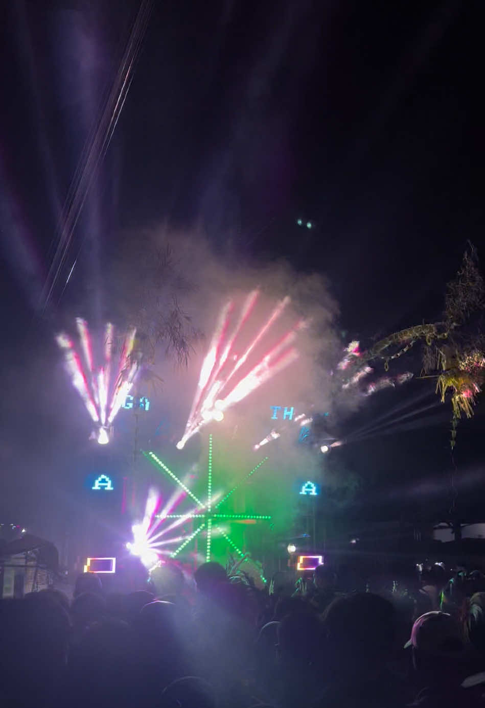 sesuai aturan dan anjuran 🫣 jam 11 harus selesai, lagek  tok teko panggung kehormatan 🫠 #karnavalsawentar #karnavalsawentarkanigoro  #agathaaudioblitar #agathasoundsystem  #beninglightingvideotron  @Agatha sound system  @pemuda_kulonsdamreborn 