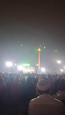 MAULID AGUNG NURUL MUSTHOFA JAKARTA BERSHOLAWAT . . . #monas #jakartabersholawat #nurulmusthofa #nurulmusthofaselamanya #habibhasanbinjafarassegaf 