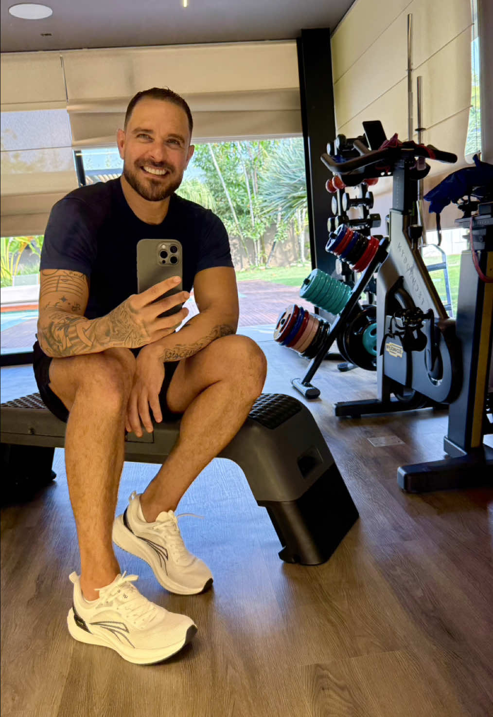 Tive que entrar no desafio também 😅 Vocês sabem que eu sou do futebol, jiu jitsu, academia, surf… mas consegui completar meus 5km junto com meu Kolosh Perform! Agora só falta @Paolla Oliveira topar correr comigo!! 😂❤️ #publi #corrida #runningtiktok