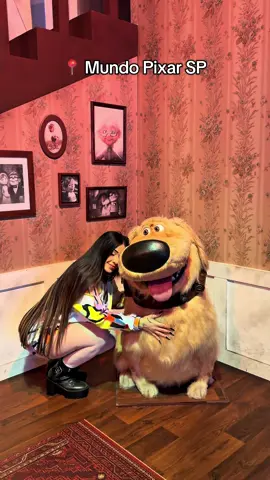 Colecionando momentos 🎈#mundopixar #disney 
