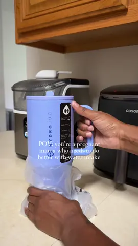 Just a girl with her new emotional support Hyrdro Jug 😌 #hydrojug #tumbler #pregnant #MomsofTikTok 