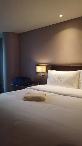 La habitación del hotel Binn en Medellín. Buena opción, buena ubicación.  #quehacerenmedellin #medellín #travel #binnhotel #colombia 