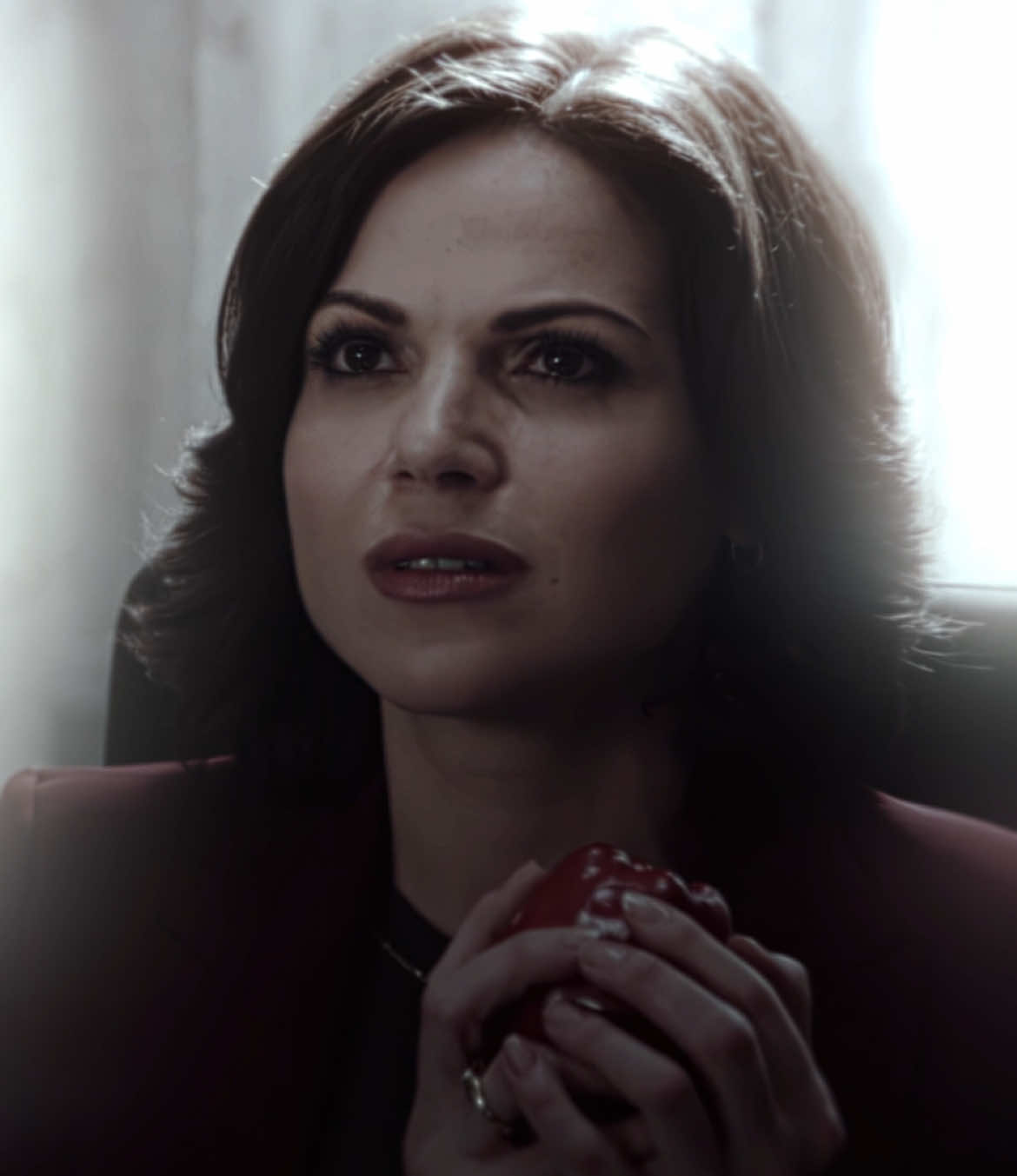 do u like apples? scp fumblingfruit)// #reginamills #lanaparrilla #onceuponatime #lanaparrillaedit #fyp 