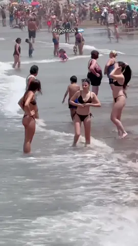 Mardelplata beach 🏖️ Argentina 🇦🇷 Best beach  #beachgirls #beachvibes #mardelplata #argentina #brasil 