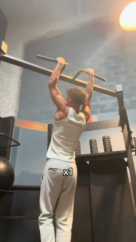 proposez moi un prochain défis en commentaire ig : lil4_real_ #muscleup #salle #streetworkout 