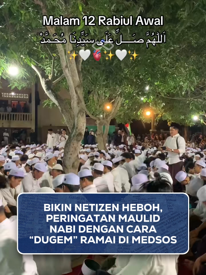 Video peringatan Maulid Nabi dengan cara “dugem” (duduk gemetar) viral di TikTok. Jamaah terlihat menggoyangkan badan sambil melantunkan sholawat, dan langsung menuai komentar beragam dari netizen. Ada yang menganggapnya sebagai ekspresi keagamaan yang unik, tapi tak sedikit juga yang menilai caranya kelewat nyeleneh. . . . [ ulvani62 ] #InfinityFeeds #Viral #MaulidNabi