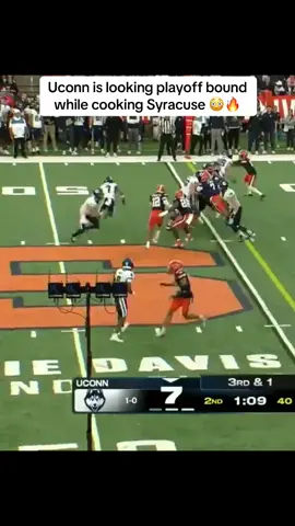 Uconn is looking playoff bound while cooking Syracuse 😳🔥 #fyp #viral #uconn #cfb 