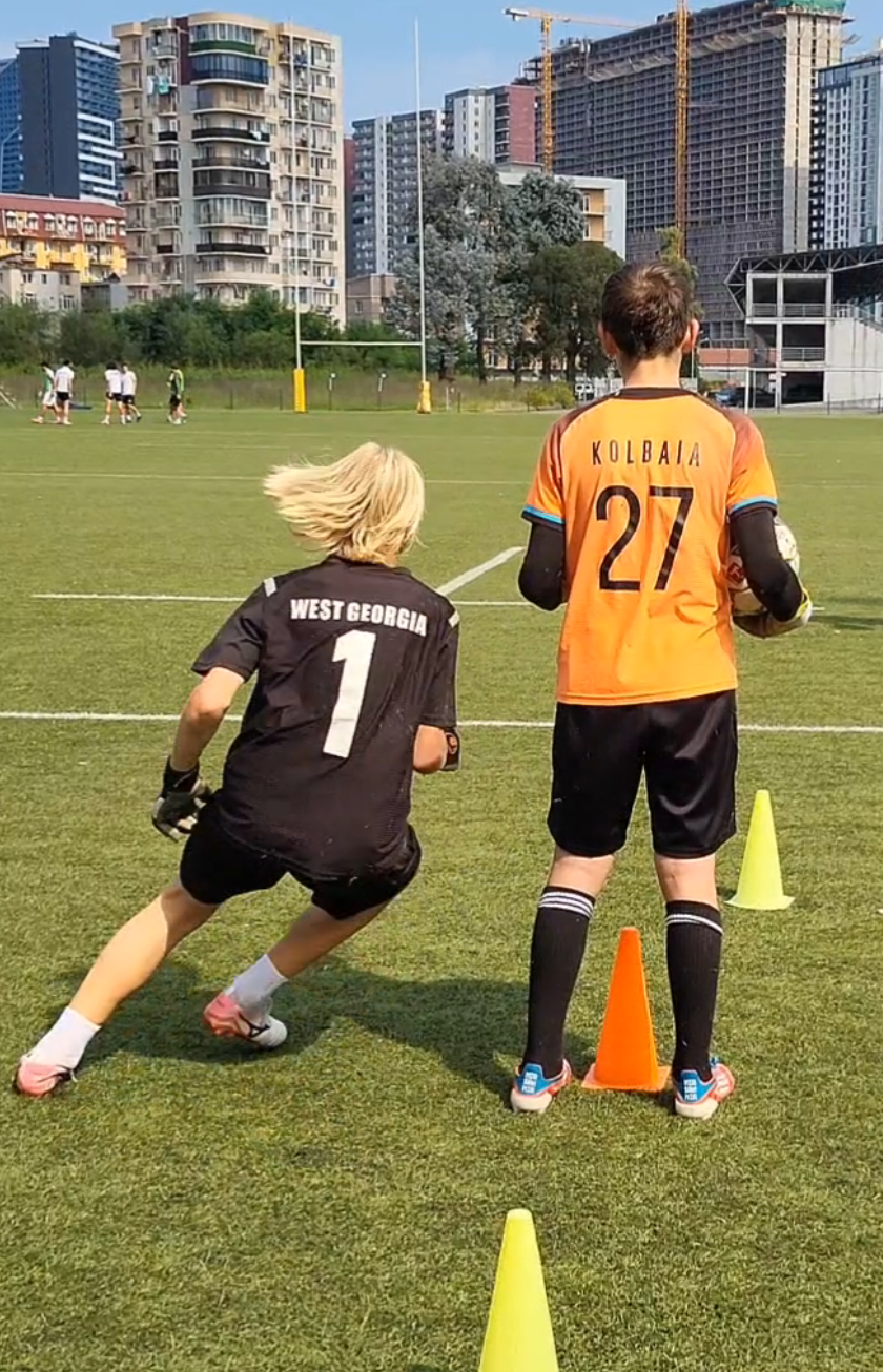 Goalkeeper practice ⚽️  I'm a football player  #football#futbol#goalkeeper#footballtogether#footballtiktok 