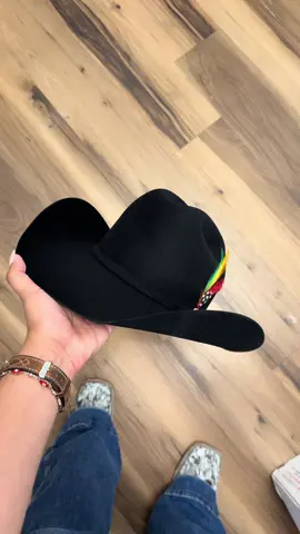 Larry Mahan’s 30x en horma Malboro lista para envío 📦🔥 Ordenes al 910.596.7393📞