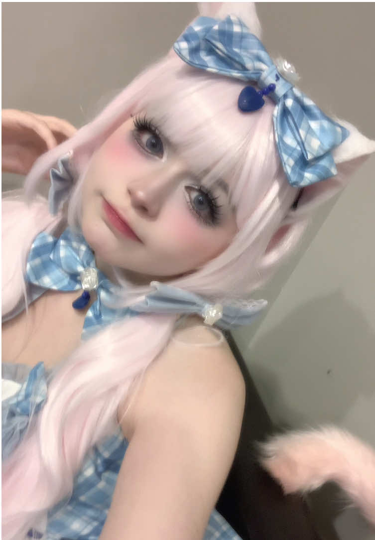 everyone make a guess on what my phone battery was at! #vanilla #nekopara #cosplay #meow #fanexpo 