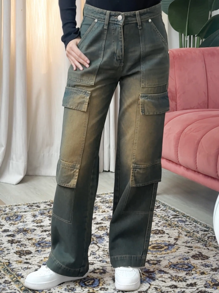 Weekend vibes on point ✨ Cargo PSYCHO 553 siap nemenin lo chill seharian 🔥 #JINISO #promoguncang99 #gajiansale #jinisoemangkeren #autokeren #highwaistloose #loosejeans