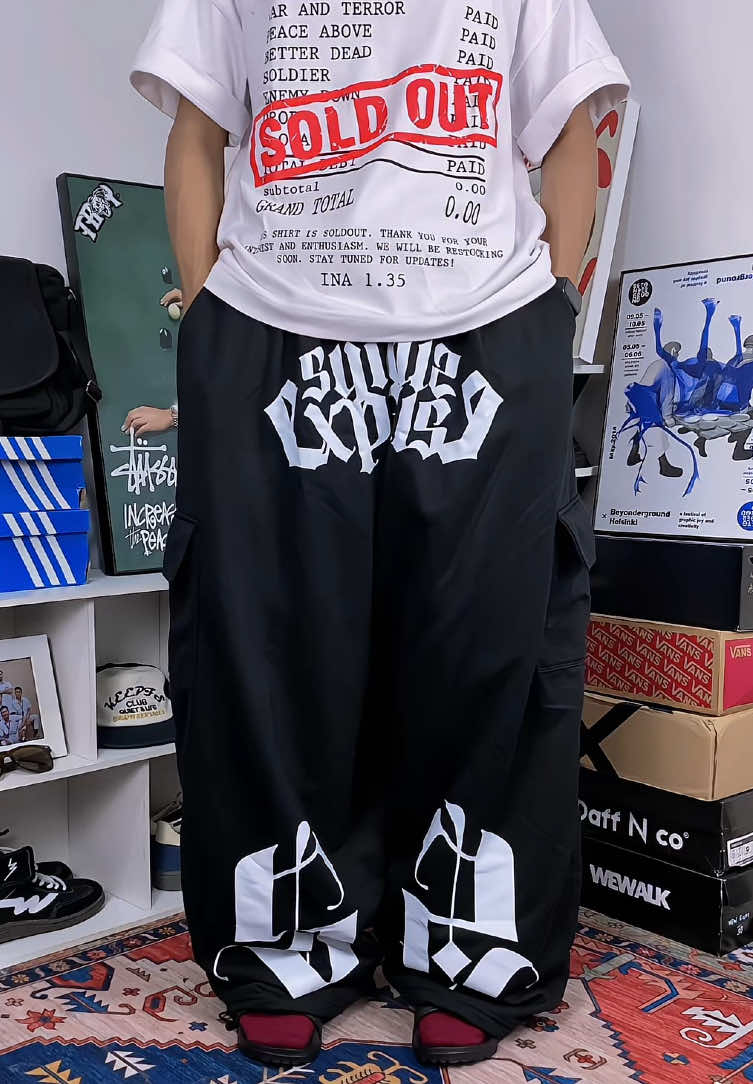 Jangan kaget deh liat harganya😜🥵🥶 #celanagombrong #celanabaggy #baggypants #baggystyle #baggy 