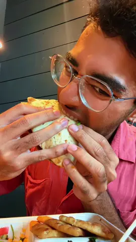 that @CAVA kids meal is gonna hit every time!! 🥙🫓 #cava #cavabowl #asmrfood #eatingsounds #mukbangeatingshow 