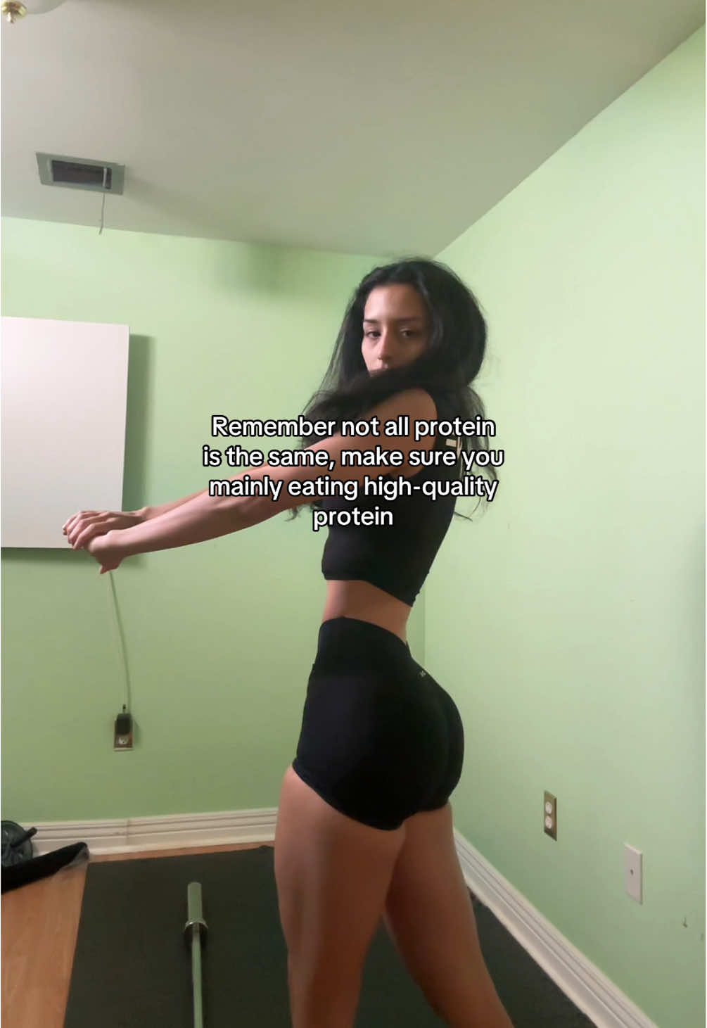 You want a protein with a full amino acid complex to maximize muscle growth. Lean meats, white fish, fat free yogurt/cottage cheese, whey protein isolate. BUT vegan proteins/ collagen blends, & most protein bars, read the ingredient list carefully. @DFYNE ‘nicole’