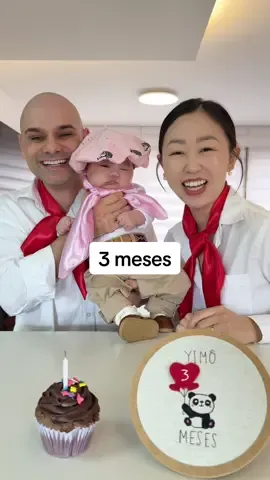 3 meses da Yimô Gauchina! 🎉🎂🧉 Setembro é o mês Farroupilha e por isso nossa Pandinha está comemorando de Gauchinha, ou Gauchina ehehe.  Cada vez maior e mais pesadinha a nossa baby! 🥰 #mesaniversário #3meses #bebê #bebe #aniversário    