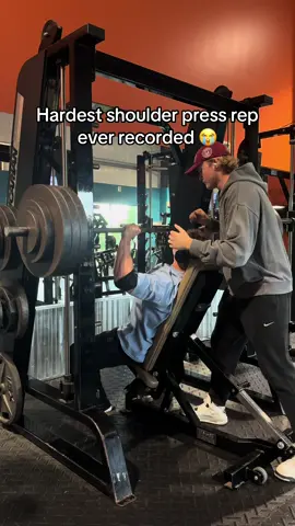 If you added 0.1 more pound I would’ve failed 😭 #ekkovision #gym #bodybuilding #jesuslovesyou #sciencebasedtraining 