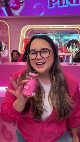 Mais um dia de Beauty Fair e o estande da Gummy está lindo (e super rosa, claro) só esperando as GummyLovers com muitaaaas novidades 🤩🩷 #BeautyFair #GummyOriginal 