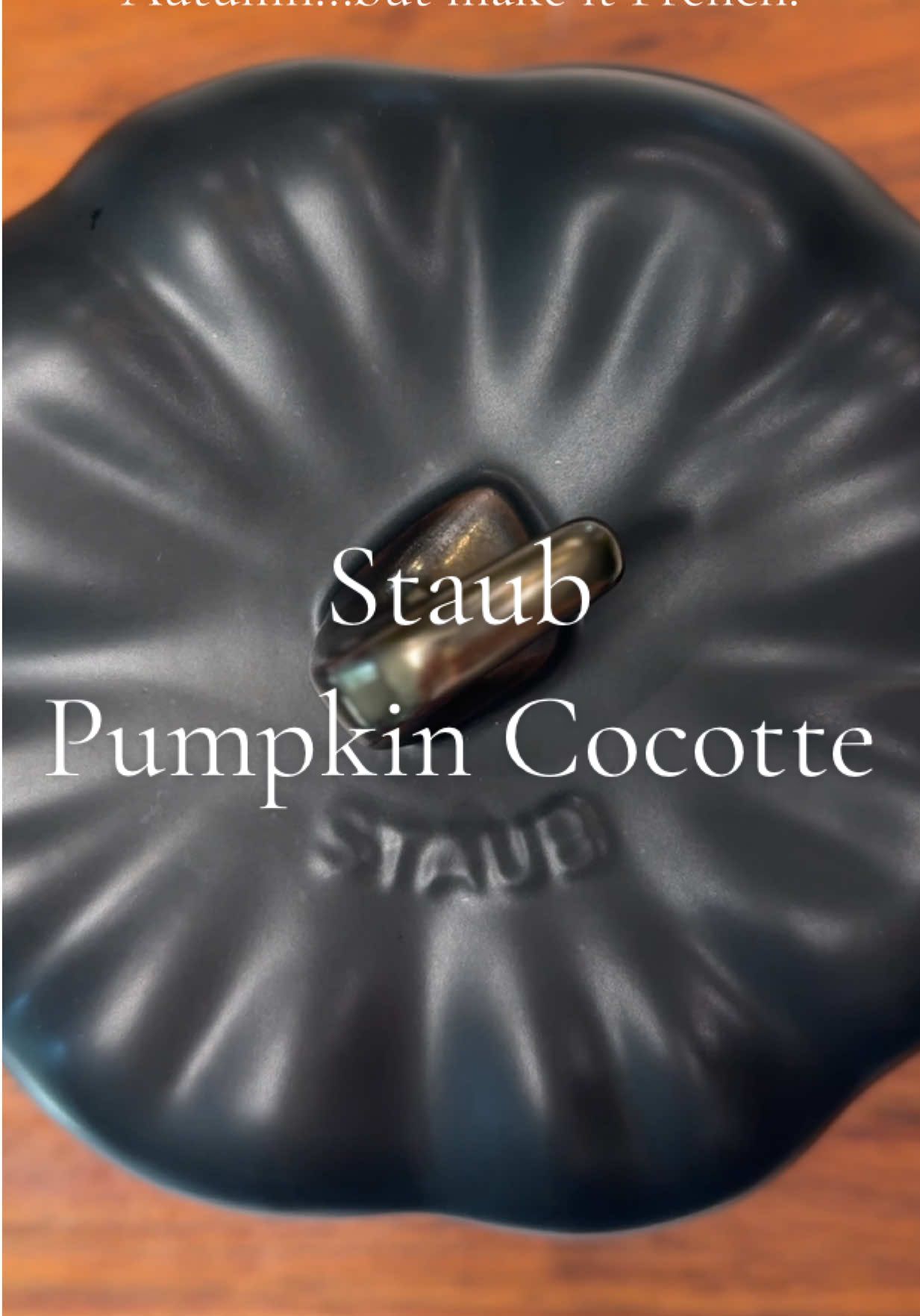 The perfect addition to my kitchen… This will be making warm, bubbly dips all season long. @STAUB USA #pumpkinseason #pumpkincocotte #luxurytableware #staubcocotte #thanksgivingvibes 