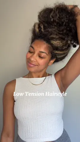 Quick low tension curly hairstyle #fyp #curlyhair 