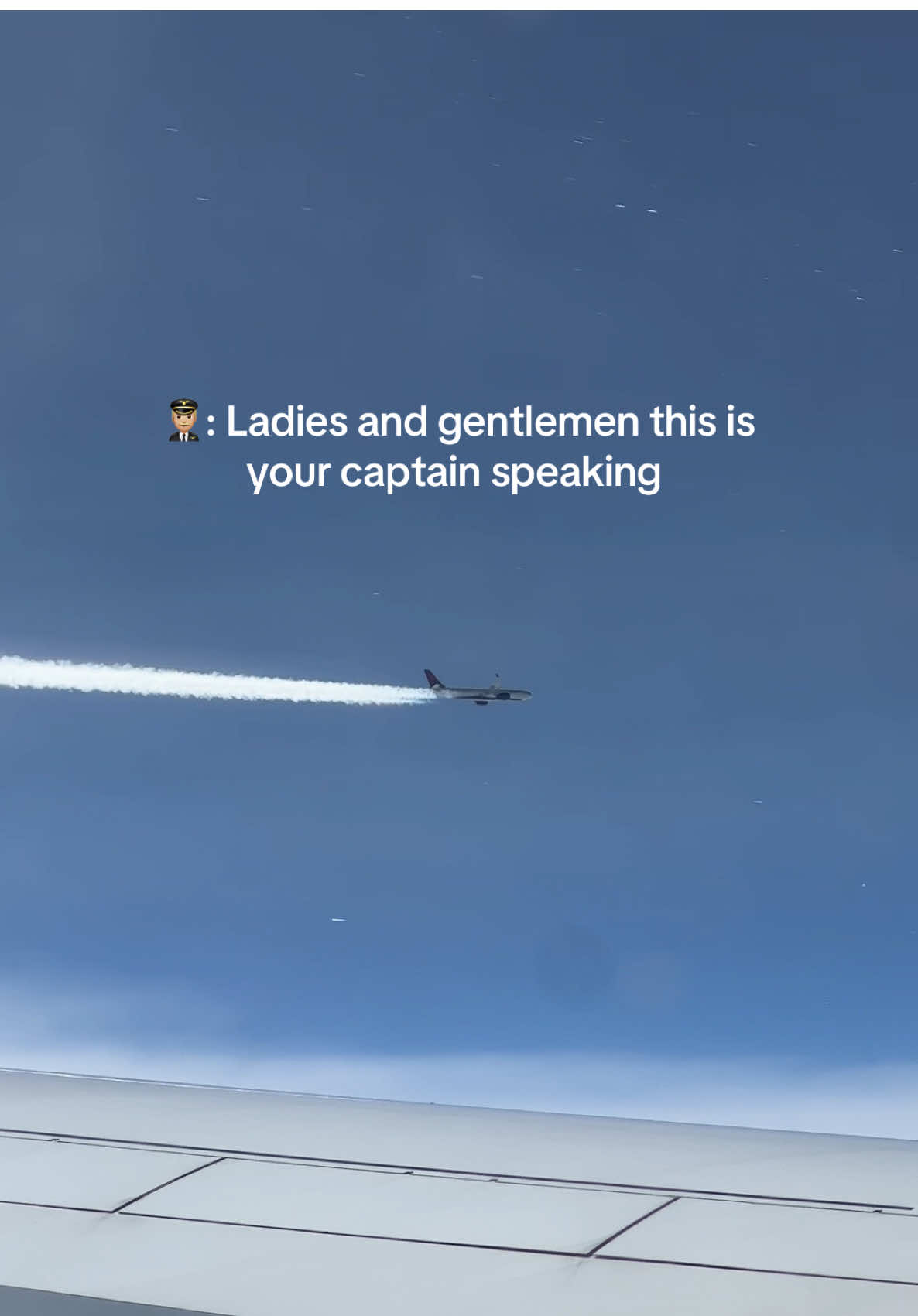 Have you ever seen your flight racing another? #fyp #airplane #race #viralvideos #travel 