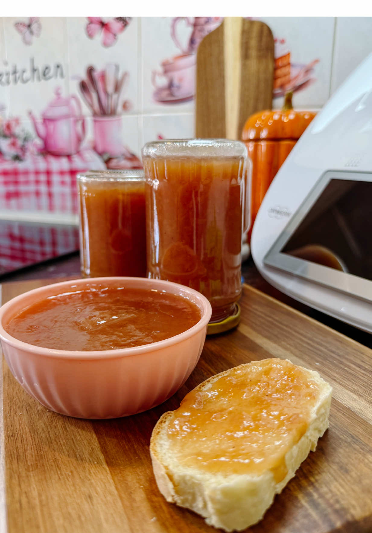 🍑 🧡𝗚𝗲𝗺 𝗱𝗲 𝗽𝗶𝗲𝗿𝘀𝗶𝗰𝗶 (𝟭 𝗸𝗴)🧡 🍑 𝗜𝗻𝗴𝗿𝗲𝗱𝗶𝗲𝗻𝘁𝗲✽ 	•	𝗣𝗶𝗲𝗿𝘀𝗶𝗰𝗶 𝗳𝗮̆𝗿𝗮̆ 𝘀𝗮̂𝗺𝗯𝘂𝗿𝗶 – 𝟭 𝗸𝗴 	•	𝗭𝗮𝗵𝗮̆𝗿 – 𝟯𝟬𝟬 𝗴 𝗠𝗼𝗱 𝗱𝗲 𝗽𝗿𝗲𝗽𝗮𝗿𝗮𝗿𝗲✽ 𝟭. 𝗣𝘂𝗻𝗲𝘁̦𝗶 𝗽𝗶𝗲𝗿𝘀𝗶𝗰𝗶𝗹𝗲 𝗶̂𝗻 𝗯𝗼𝗹𝘂𝗹 𝗱𝗲 𝗺𝗶𝘅𝗮𝗿𝗲 ș𝗶 𝗺𝗮̆𝗿𝘂𝗻𝘁̦𝗶𝘁̦𝗶 𝟭𝟬 𝘀𝗲𝗰𝘂𝗻𝗱𝗲 / 𝘃𝗶𝘁𝗲𝘇𝗮 𝟱. 𝟮. 𝗔𝗱𝗮̆𝘂𝗴𝗮𝘁̦𝗶 𝘇𝗮𝗵𝗮̆𝗿𝘂𝗹, 𝗽𝘂𝗻𝗲𝘁̦𝗶 𝗿𝗲𝗰𝗶𝗽𝗶𝗲𝗻𝘁𝘂𝗹 𝗩𝗮𝗿𝗼𝗺𝗮 (𝗳𝗮̆𝗿𝗮̆ 𝗰𝗮𝗽𝗮𝗰) 𝗶̂𝗻 𝗹𝗼𝗰𝘂𝗹 𝗽𝗮𝗵𝗮𝗿𝘂𝗹𝘂𝗶 𝗱𝗲 𝗺𝗮̆𝘀𝘂𝗿𝗮𝗿𝗲 ș𝗶 𝗴𝗮̆𝘁𝗶𝘁̦𝗶 𝟲𝟬 𝗺𝗶𝗻𝘂𝘁𝗲 / 𝟭𝟬𝟬°𝗖 / 𝘃𝗶𝘁𝗲𝘇𝗮 𝟭 (𝘀𝗲𝗻𝘀 𝗶𝗻𝘃𝗲𝗿𝘀). 𝟯. 𝗗𝗮𝗰𝗮̆ 𝗱𝗼𝗿𝗶𝘁̦𝗶 𝗼 𝗰𝗼𝗻𝘀𝗶𝘀𝘁𝗲𝗻𝘁̦𝗮̆ 𝗺𝗮𝗶 𝗳𝗶𝗻𝗮̆, 𝗺𝗶𝘅𝗮𝘁̦𝗶 𝗹𝗮 𝘀𝗳𝗮̂𝗿𝘀̦𝗶𝘁 𝟭𝟱 𝘀𝗲𝗰𝘂𝗻𝗱𝗲 / 𝘃𝗶𝘁𝗲𝘇𝗮 𝟳. 𝟰. 𝗧𝗲𝘀𝘁𝗮𝘁̦𝗶 𝗴𝗲𝗺𝘂𝗹 𝗽𝗲 𝗼 𝗳𝗮𝗿𝗳𝘂𝗿𝗶𝗲 𝗿𝗲𝗰𝗲: 𝗱𝗮̆𝗰𝗮̆ 𝗽𝗶𝗰𝗮̆𝘁𝘂𝗿𝗮 𝘀𝗲 𝗹𝗲𝗮𝗴𝗮̆, 𝗲 𝗴𝗮𝘁𝗮. 𝟱. 𝗧𝗿𝗮𝗻𝘀𝗳𝗲𝗿𝗮𝘁̦𝗶 𝗴𝗲𝗺𝘂𝗹 𝗳𝗶𝗲𝗿𝗯𝗶𝗻𝘁𝗲 𝗶̂𝗻 𝗯𝗼𝗿𝗰𝗮𝗻𝗲 𝘀𝘁𝗲𝗿𝗶𝗹𝗶𝘇𝗮𝘁𝗲, 𝗹𝗮̆𝘀𝗮𝘁̦𝗶 𝘀𝗮̆ 𝘀𝗲 𝗿𝗮̆𝗰𝗲𝗮𝘀𝗰𝗮̆ ș𝗶 𝗮𝗽𝗼𝗶 𝗶̂𝗻𝗰𝗵𝗶𝗱𝗲𝘁̦𝗶 𝗯𝗼𝗿𝗰𝗮𝗻𝗲𝗹𝗲. 𝗣𝗮̆𝘀𝘁𝗿𝗮𝘁̦𝗶 𝗹𝗮 𝗳𝗿𝗶𝗴𝗶𝗱𝗲𝗿. #gemdepiersici #retetegustoase #conserveacasa #dulcedecasa #piersici        